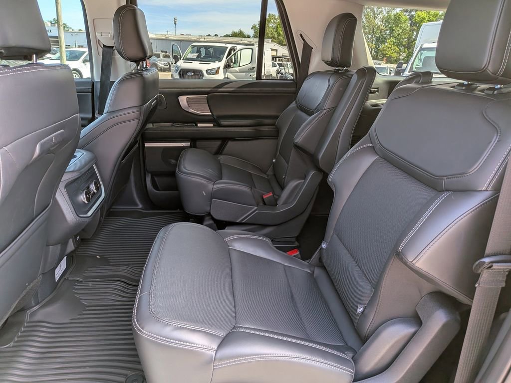 Certified 2025 Ford Expedition Max Platinum w/ Driver's Package AWD/4WD image 16