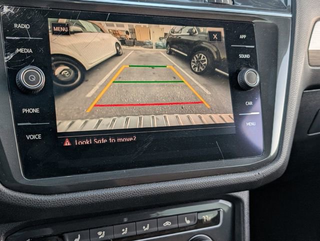 Used 2019 Volkswagen Tiguan SE w/ Panoramic Sunroof Package image 18