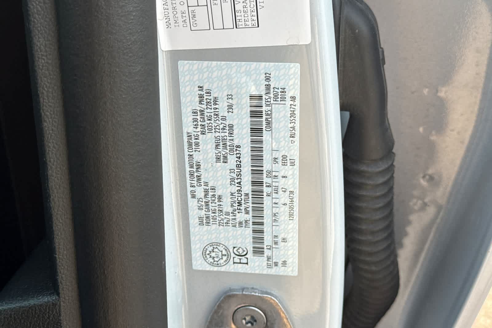 Certified 2025 Ford Escape Platinum AWD/4WD image 29