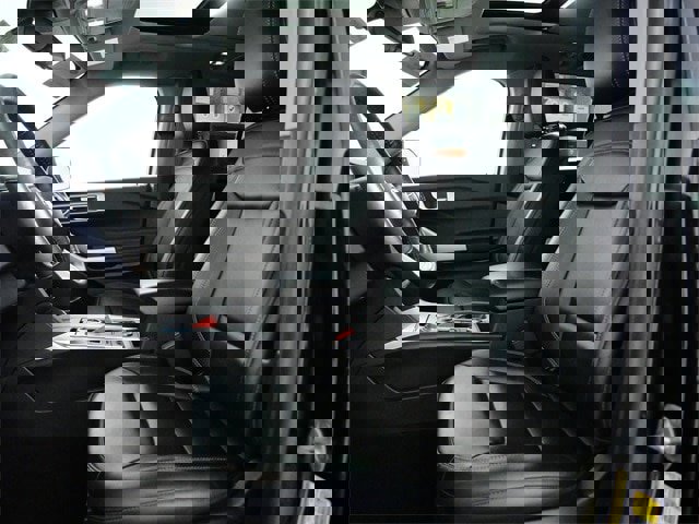 Certified 2023 Ford Explorer XLT w/ Equipment Group 202A image 17