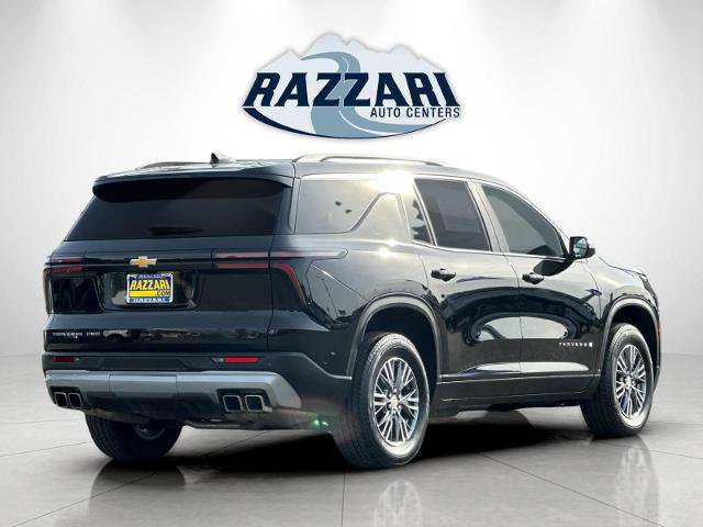 Used 2025 Chevrolet Traverse LT image 5
