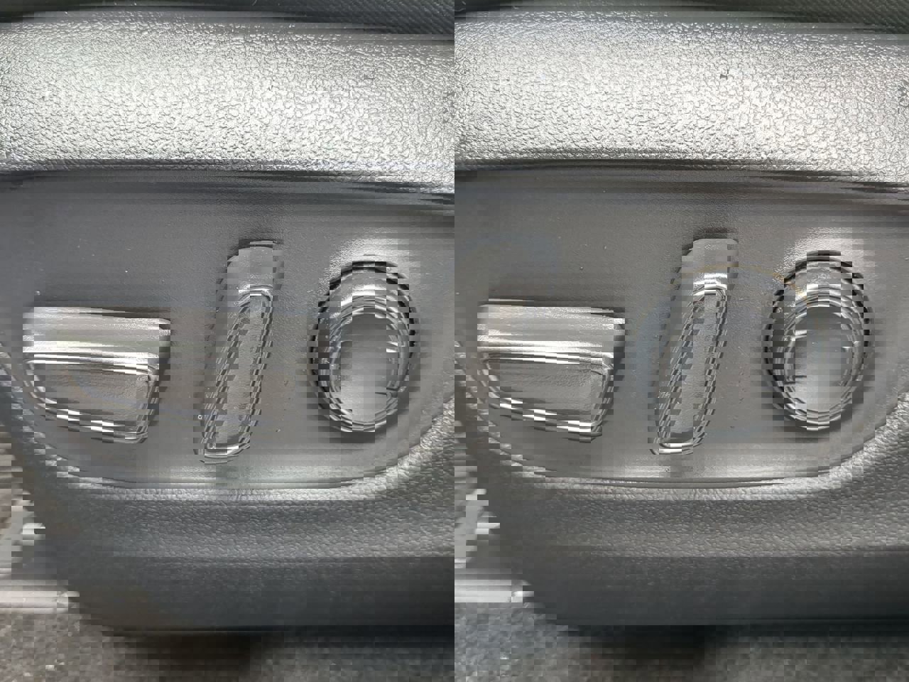 Used 2022 Toyota RAV4 SE w/ Convenience Package image 29