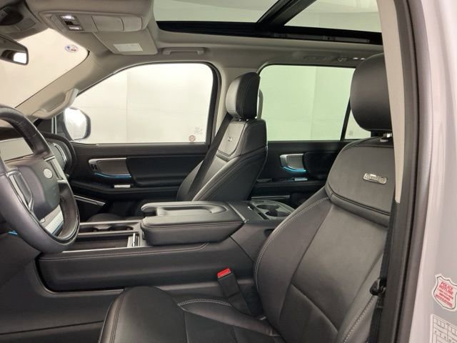 Certified 2025 Ford Expedition Platinum AWD/4WD image 16