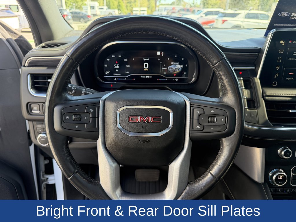 Used 2023 GMC Yukon XL SLT AWD/4WD image 16