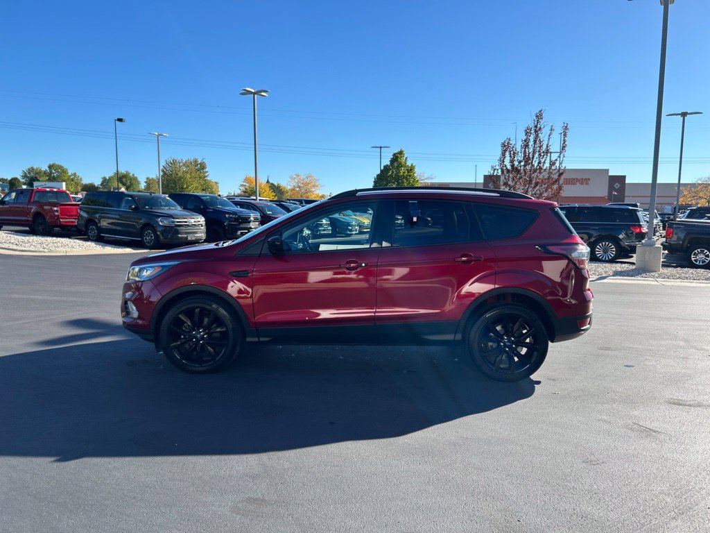 Certified 2017 Ford Escape SE w/ SE Sport Appearance Package AWD/4WD image 9