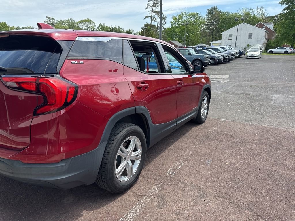 Used 2018 GMC Terrain SLE FWD image 4