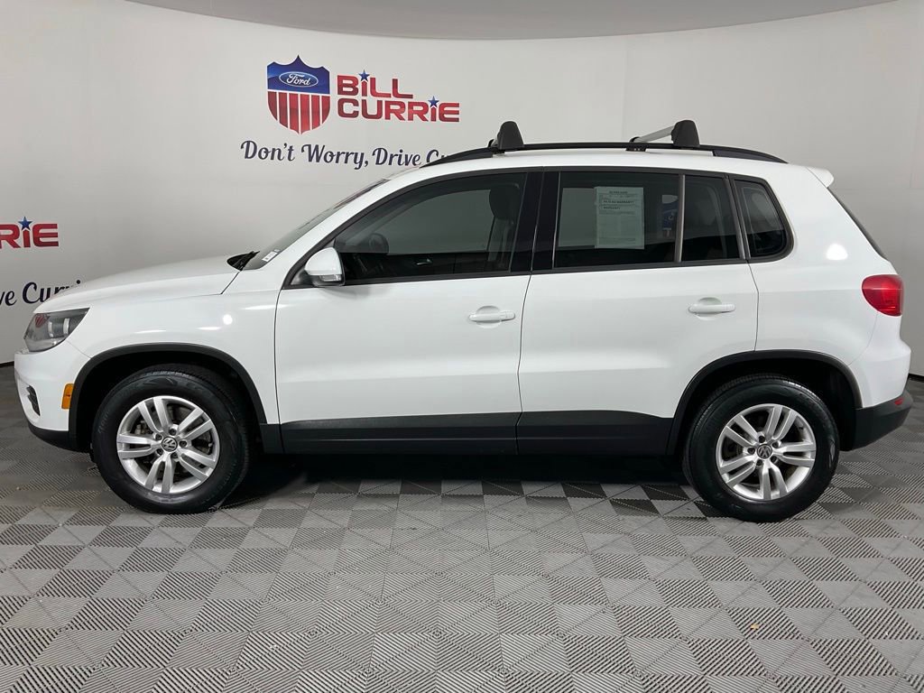 Used 2017 Volkswagen Tiguan S image 2