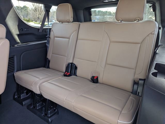 Used 2023 Chevrolet Suburban Premier image 13