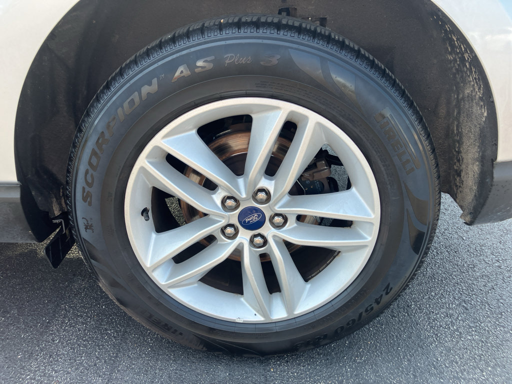 Certified 2018 Ford Edge SEL AWD/4WD image 11