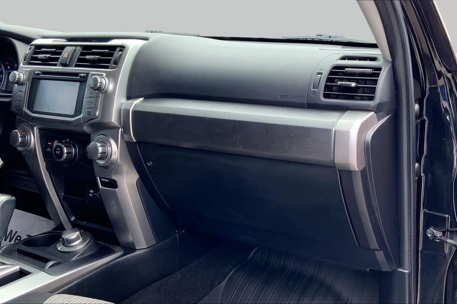 Used 2019 Toyota 4Runner SR5 AWD/4WD image 18