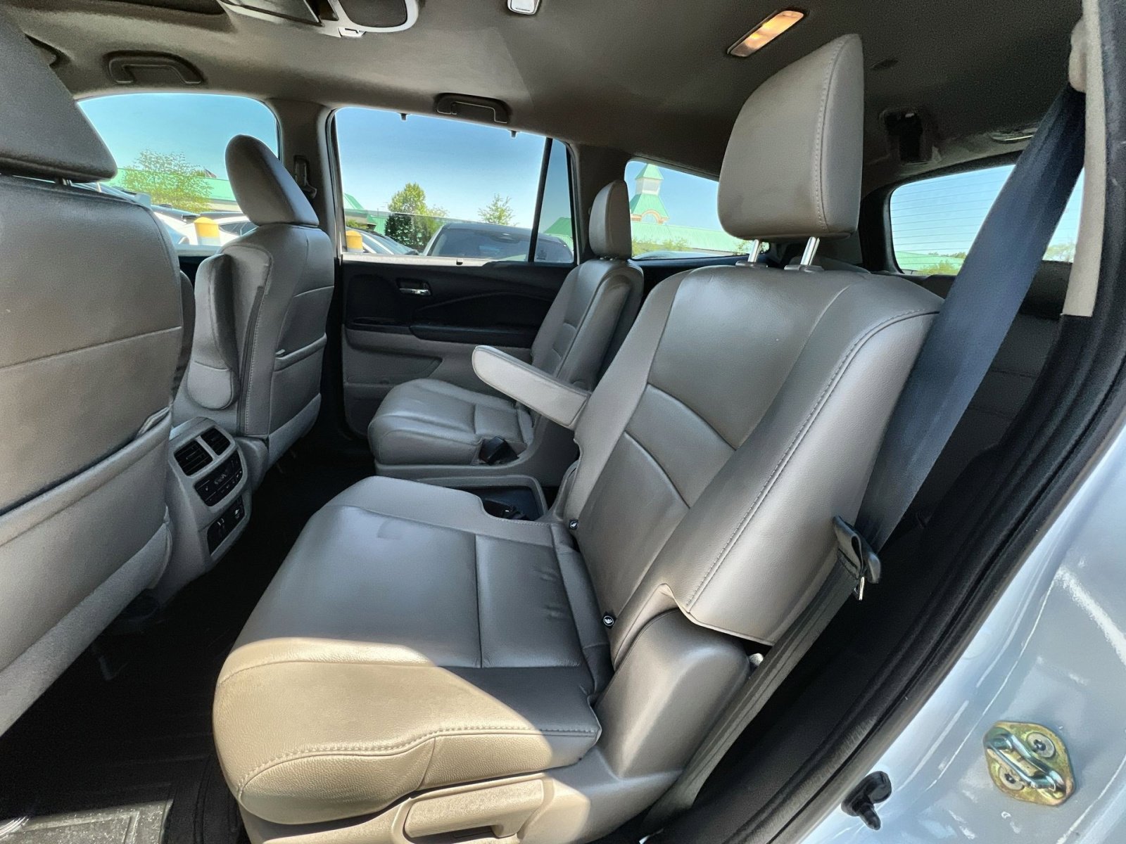 Used 2020 Honda Pilot Touring image 30
