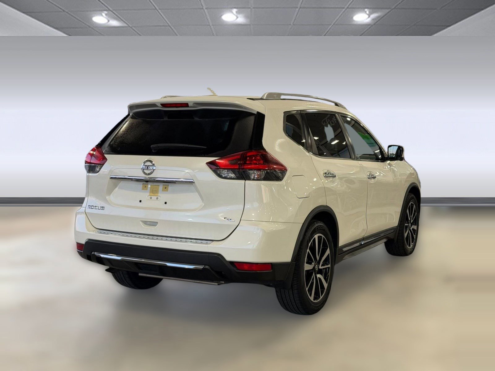 Used 2018 Nissan Rogue SL w/ Premium Package image 5