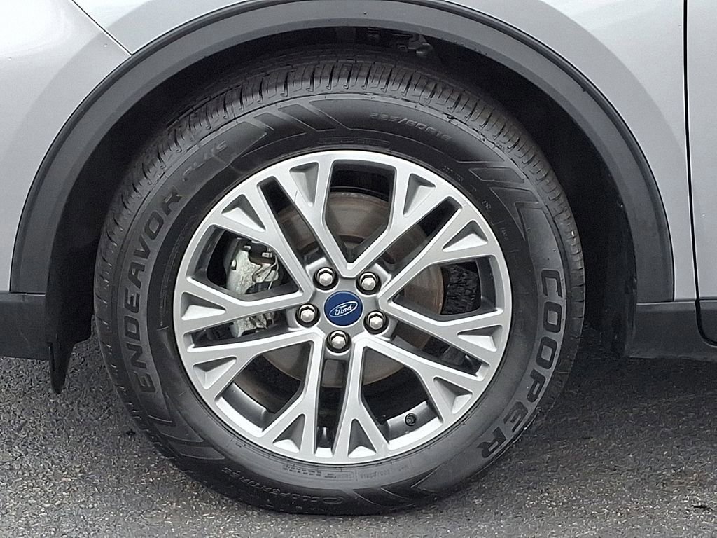 Certified 2022 Ford Escape SEL image 8