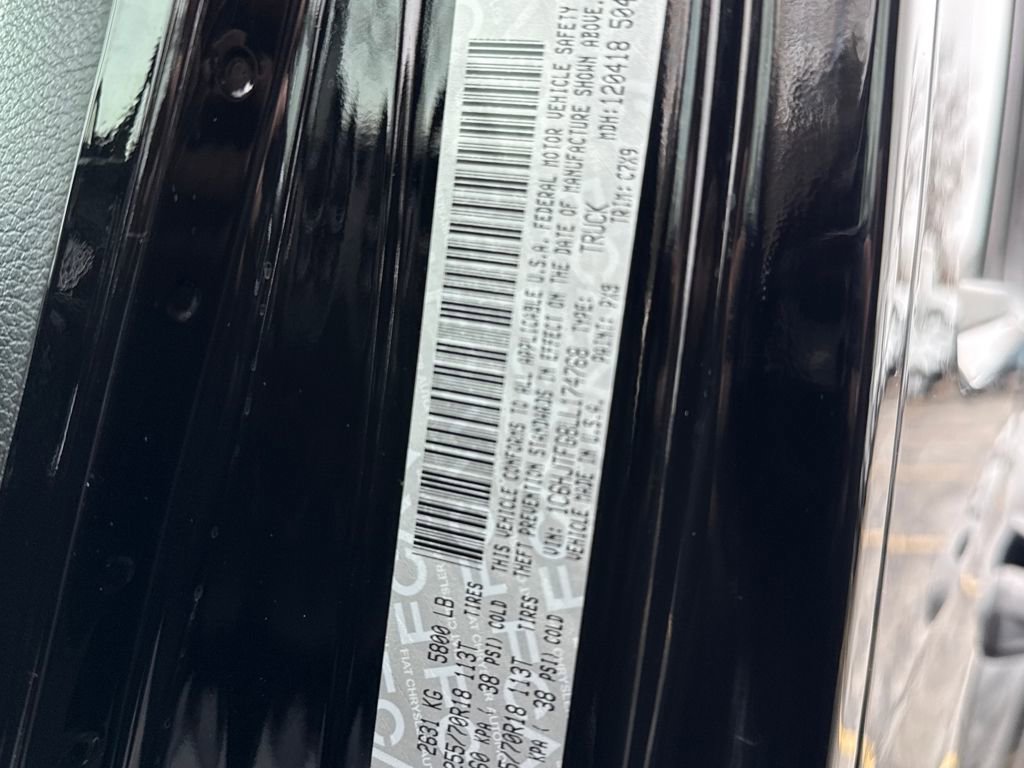 Used 2020 Jeep Gladiator Overland image 16