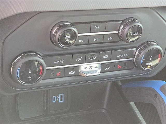 Certified 2022 Ford Bronco Black Diamond image 17