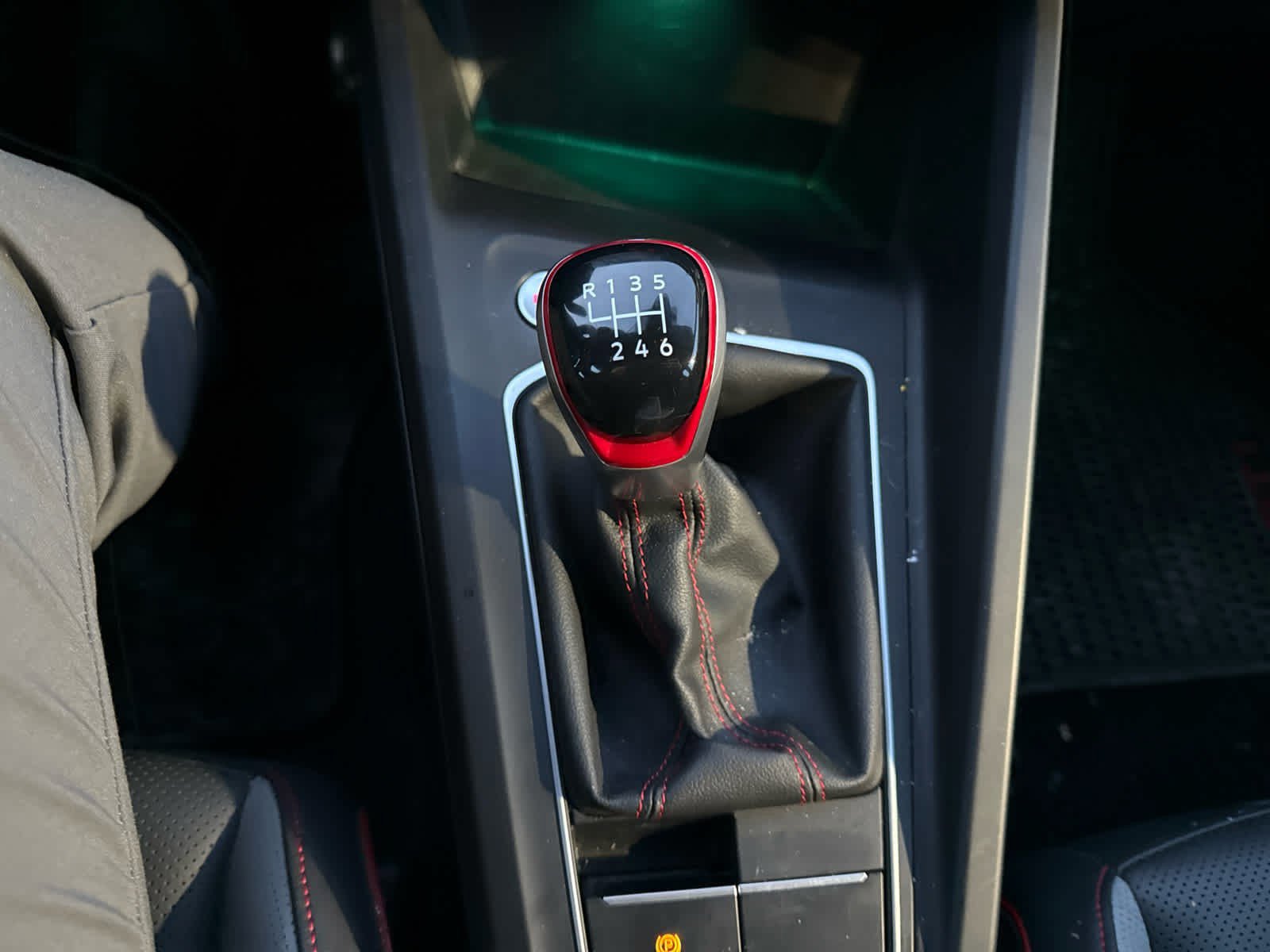 Used 2022 Volkswagen GTI SE image 12