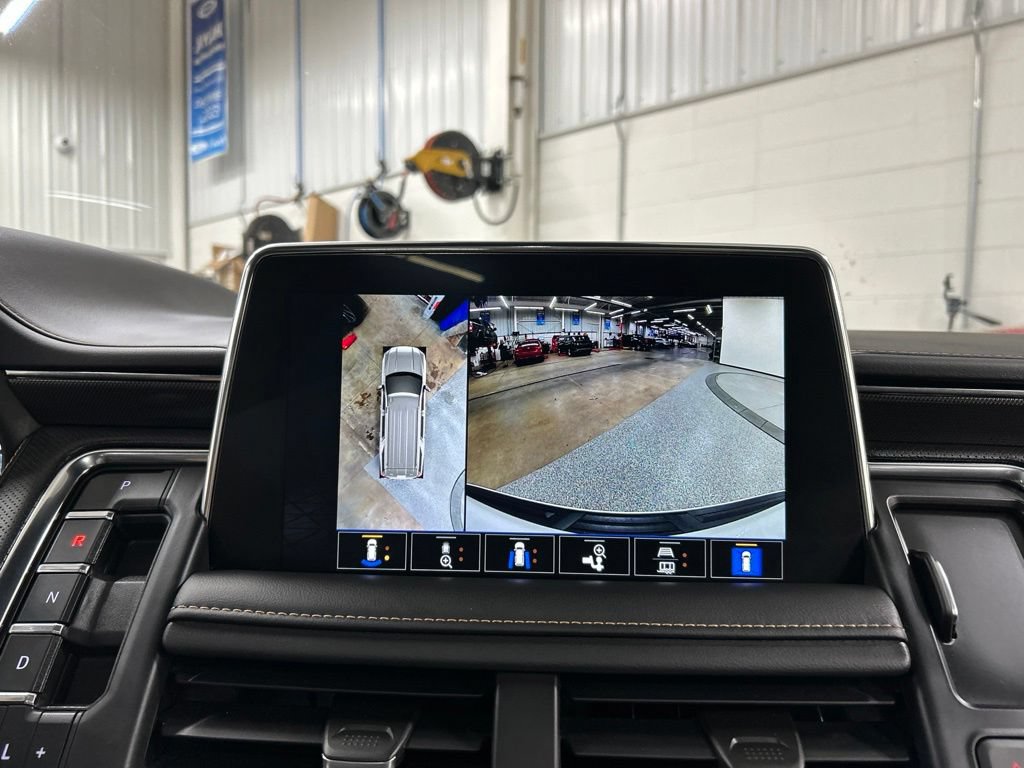 Used 2023 GMC Yukon XL AT4 w/ AT4 Premium Package AWD/4WD image 23