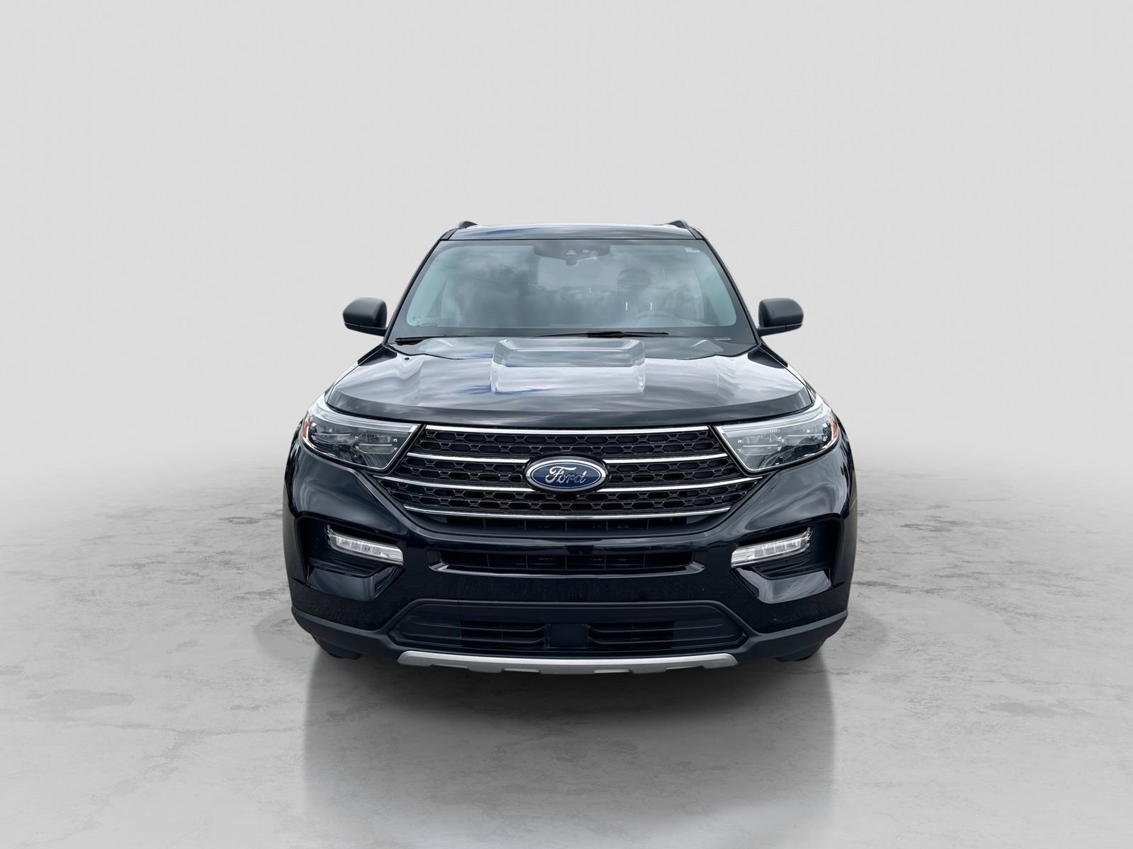 Certified 2021 Ford Explorer XLT w/ Equipment Group 202A AWD/4WD image 12