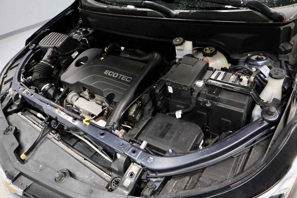 Used 2018 Chevrolet Equinox LT image 18