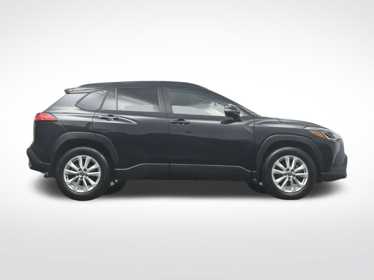 Used 2025 Toyota Corolla Cross LE FWD image 47