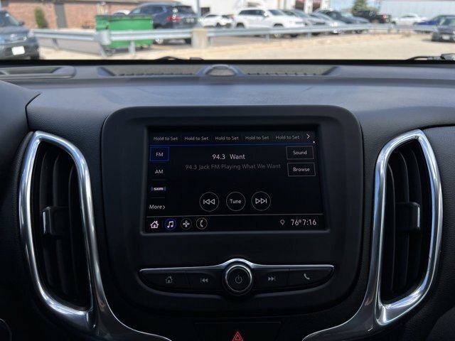 Used 2020 Chevrolet Equinox LT AWD/4WD image 17