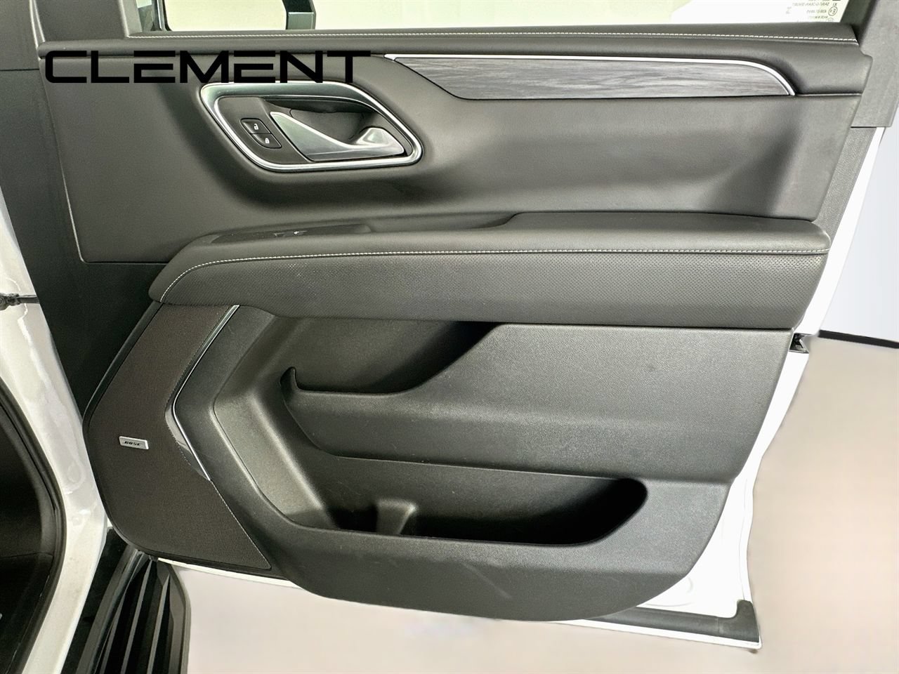 Used 2024 GMC Yukon XL SLT AWD/4WD image 37