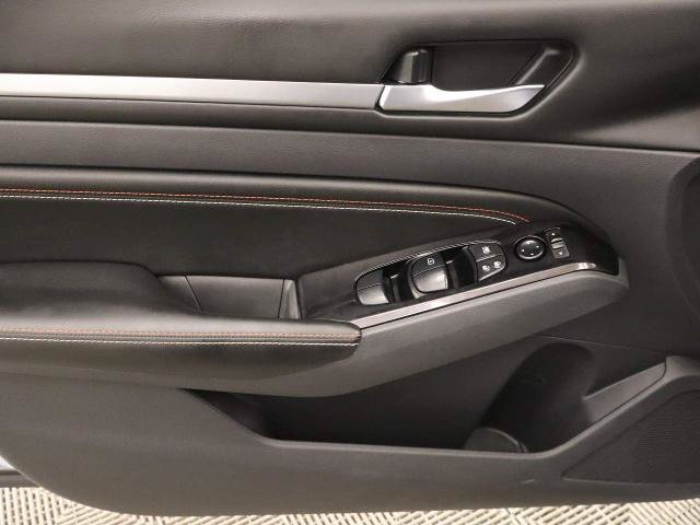 Used 2023 Nissan Altima 2.0 SR FWD image 18