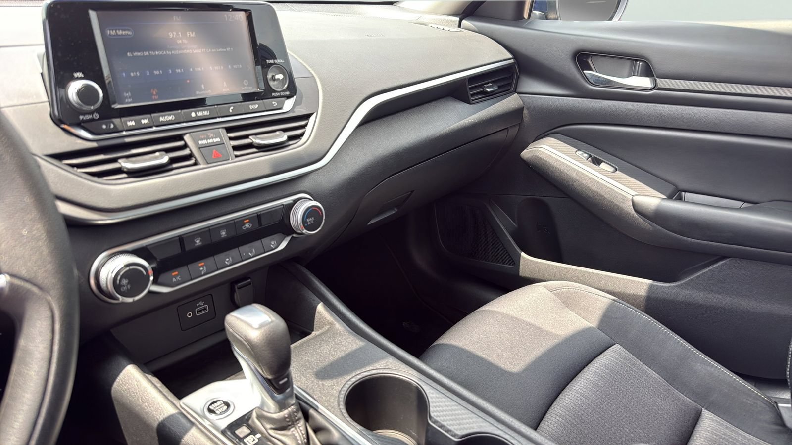 Used 2022 Nissan Altima 2.5 S FWD image 14