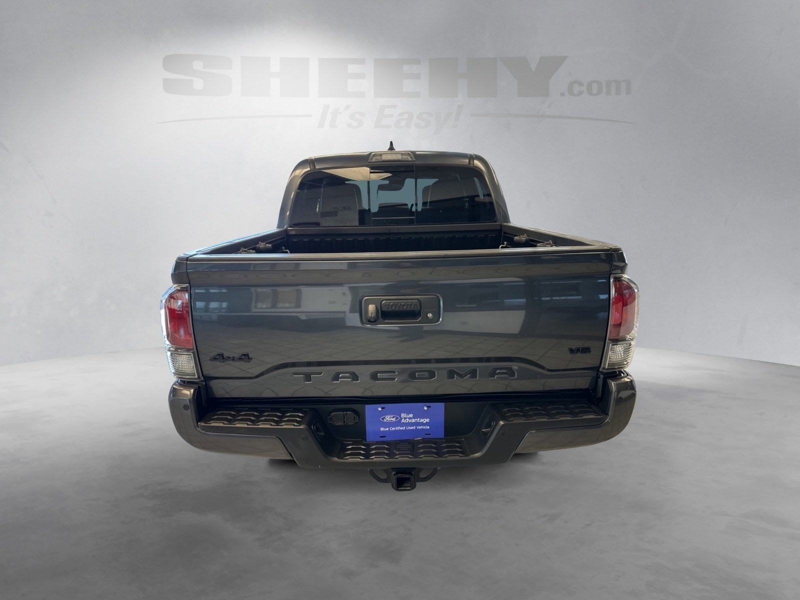 Used 2022 Toyota Tacoma Limited w/ Nightshade Package image 4