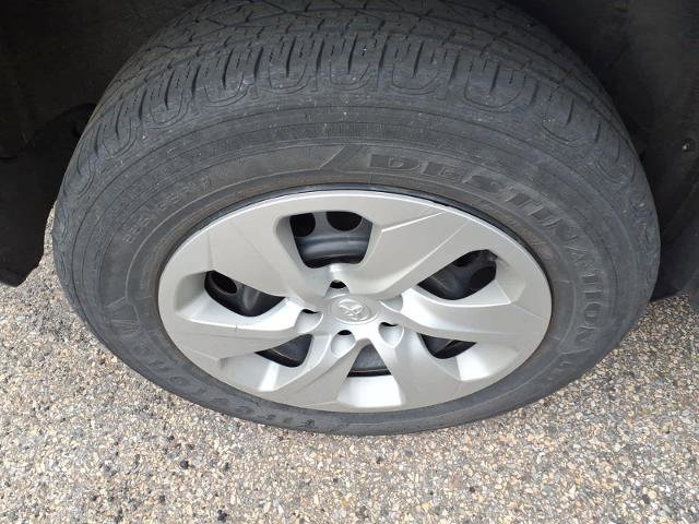 Used 2021 Toyota RAV4 LE AWD/4WD image 7