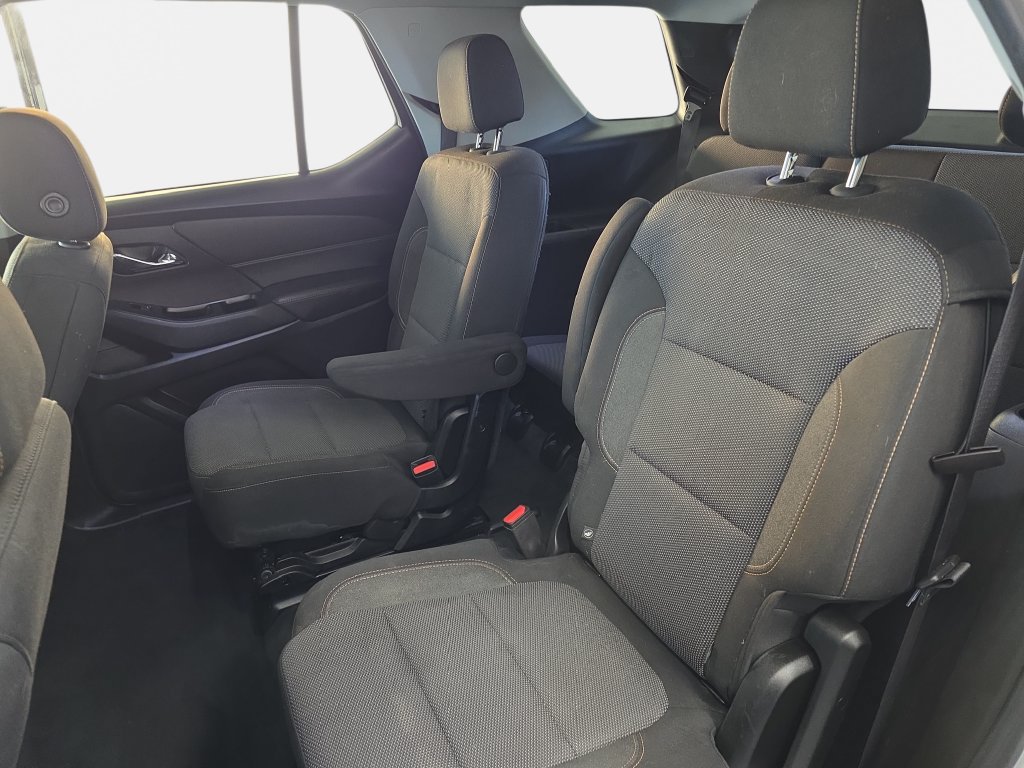 Used 2020 Chevrolet Traverse LT FWD image 11
