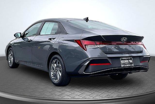 Used 2024 Hyundai Elantra SEL FWD image 12