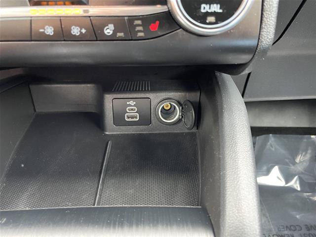 Certified 2025 Ford Escape ST-Line Select AWD/4WD image 27
