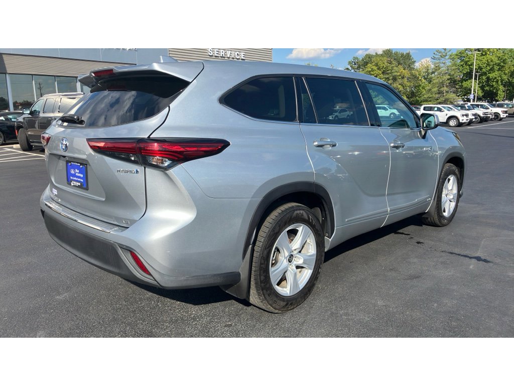 Used 2021 Toyota Highlander LE w/ Protection Package #3 (TMS) image 5