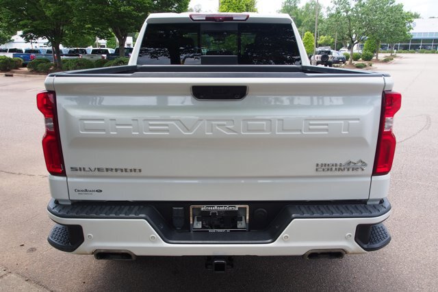 Used 2023 Chevrolet Silverado 1500 High Country w/ High Country Premium Package AWD/4WD image 6