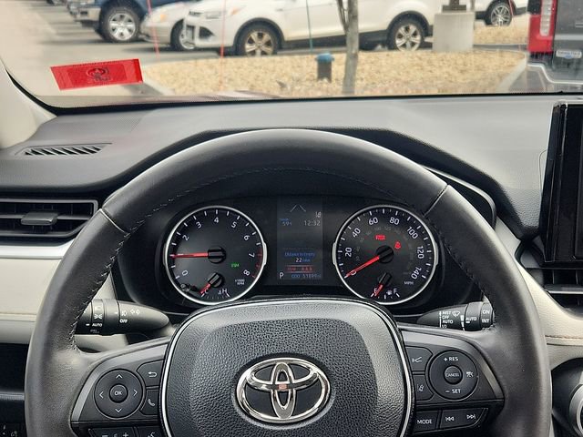 Used 2020 Toyota RAV4 XLE w/ Convenience Package image 13