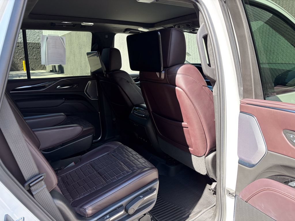 Used 2022 Cadillac Escalade Sport Platinum AWD/4WD image 34