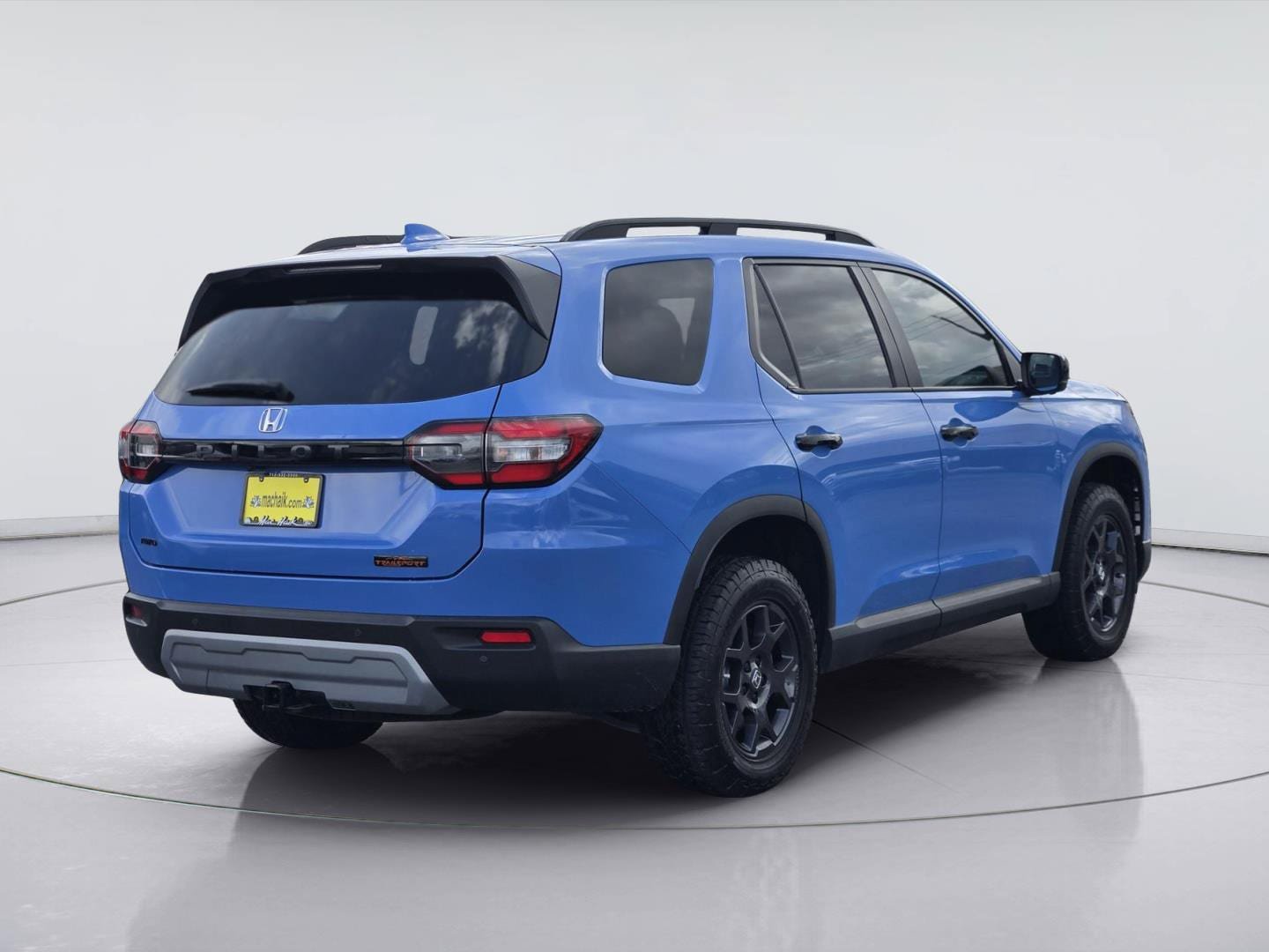 Used 2025 Honda Pilot TrailSport image 8