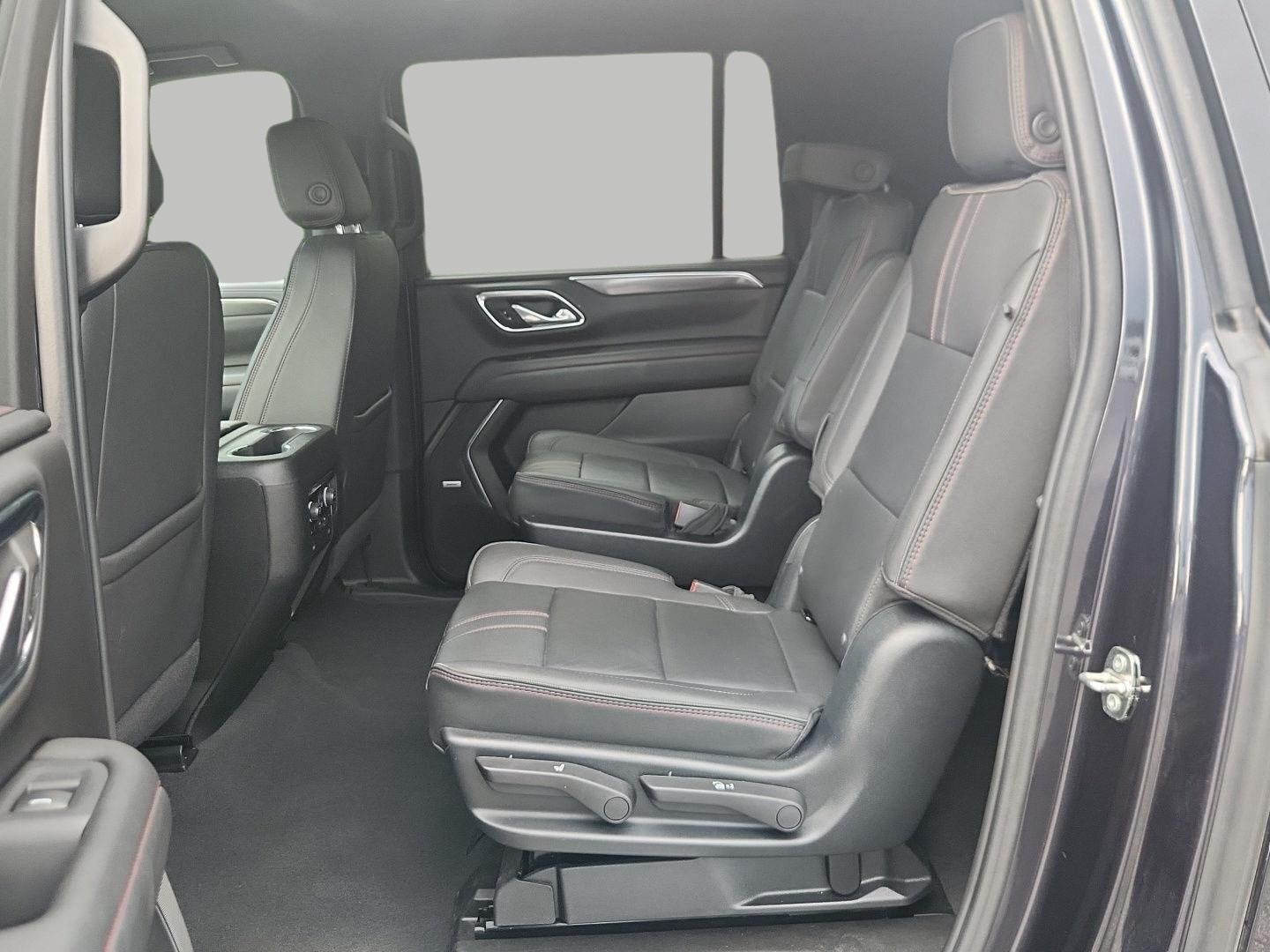 Used 2023 Chevrolet Suburban RST w/ Luxury Package AWD/4WD image 15