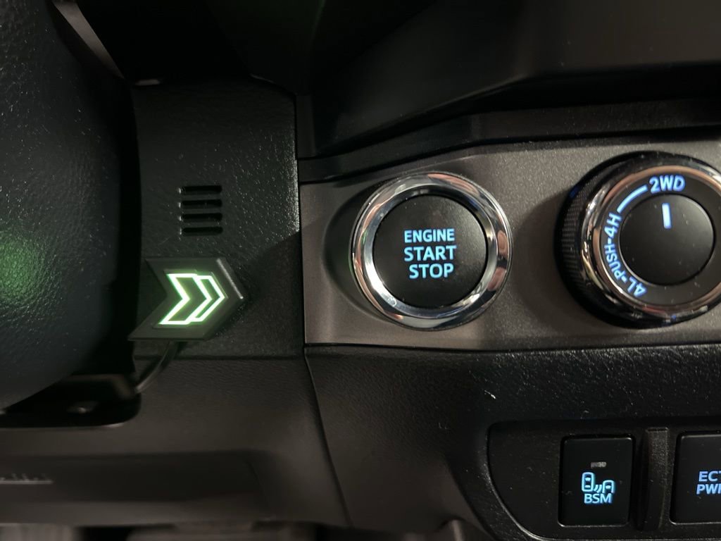 Used 2020 Toyota Tacoma TRD Off-Road w/ TRD Premium Off Road Package image 19