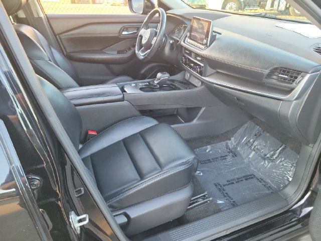 Used 2023 Nissan Rogue SV w/ SV Premium B Package FWD image 18