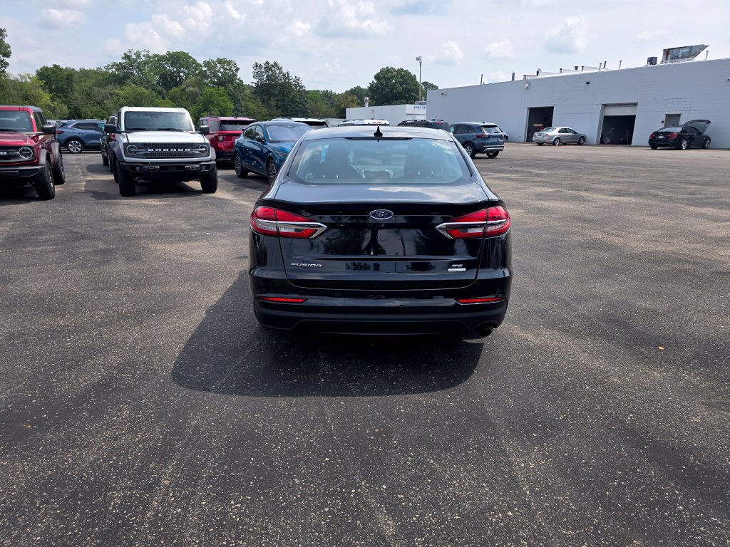 Certified 2020 Ford Fusion SE FWD image 4