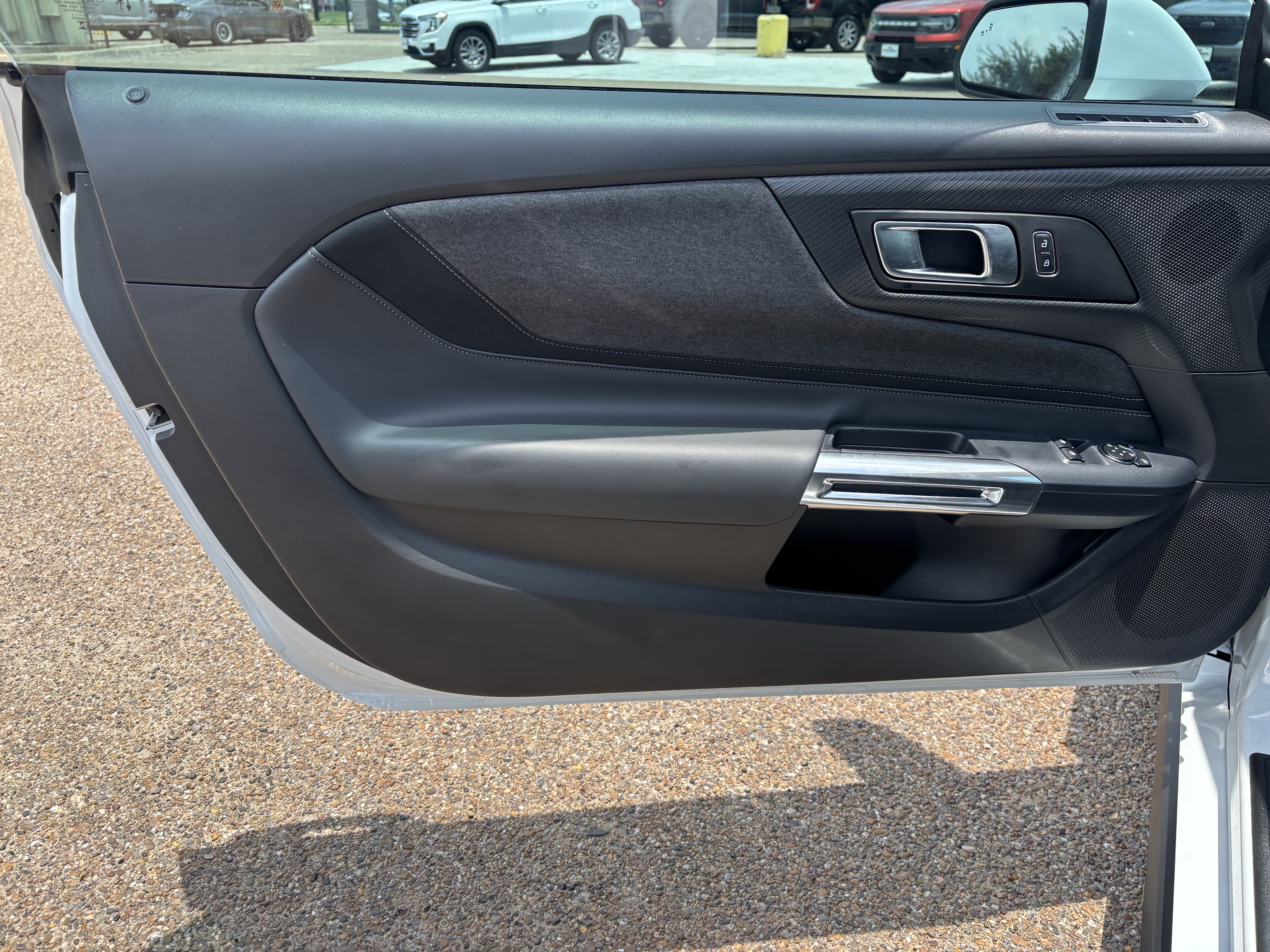 Certified 2025 Ford Mustang Coupe RWD image 9