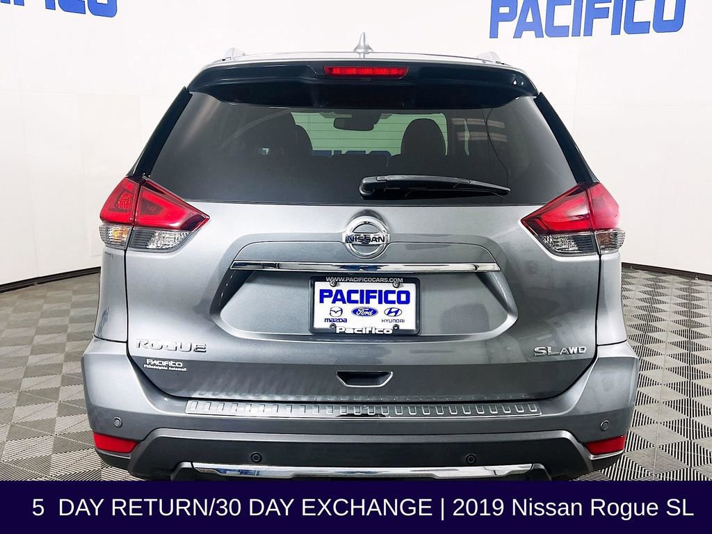 Used 2019 Nissan Rogue SL w/ Premium Package image 4