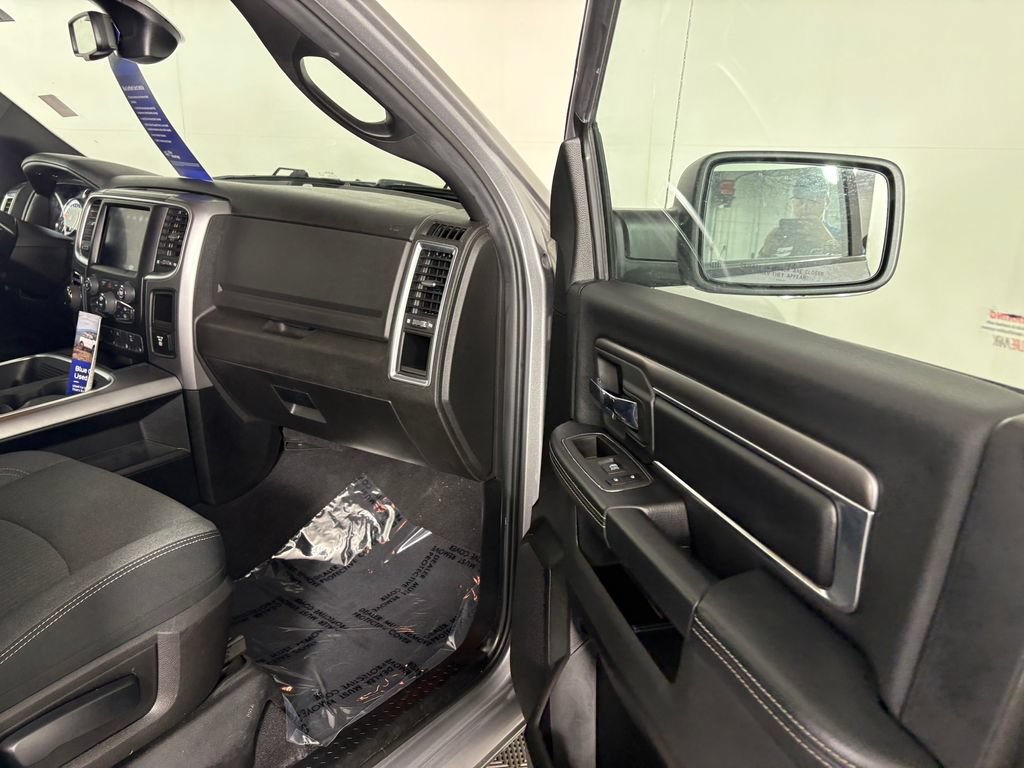 Used 2021 RAM 1500 Warlock AWD/4WD image 32
