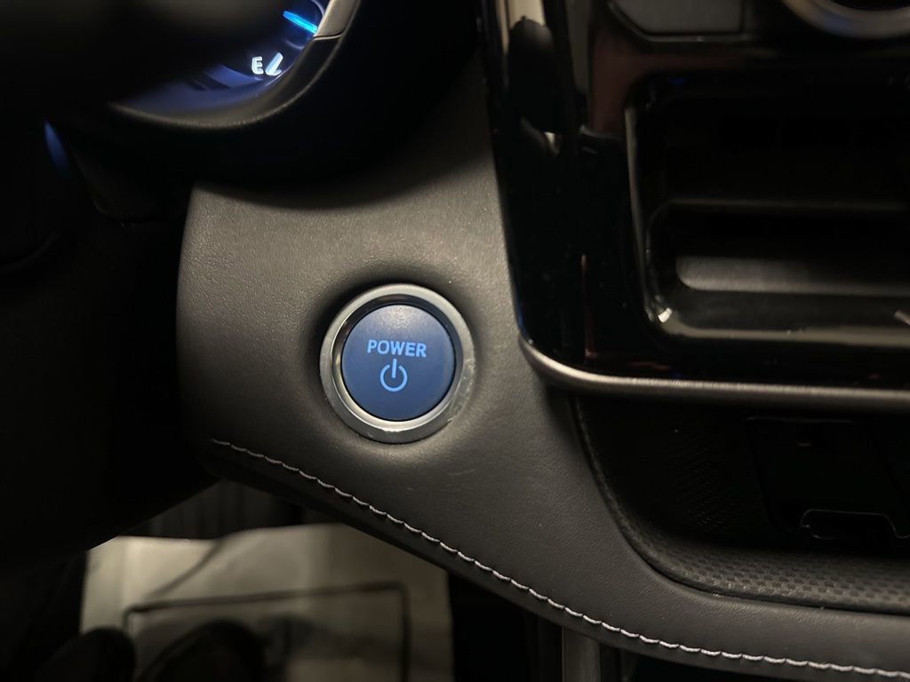 Used 2020 Toyota Highlander XLE image 30