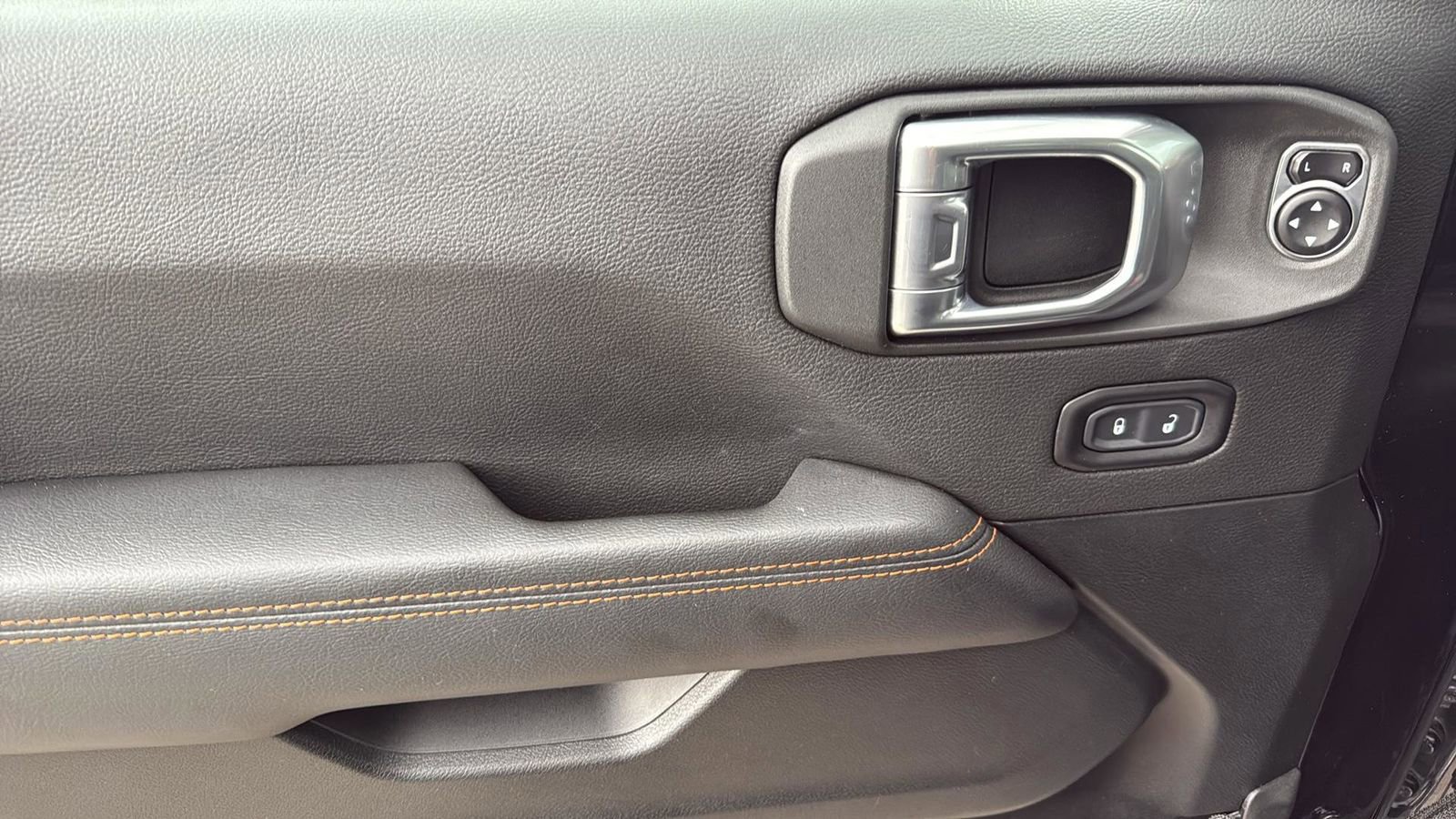 Used 2021 Jeep Gladiator Mojave image 12