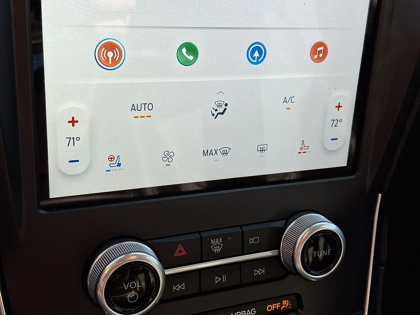 Certified 2022 Ford Edge Titanium w/ Equipment Group 301A image 16