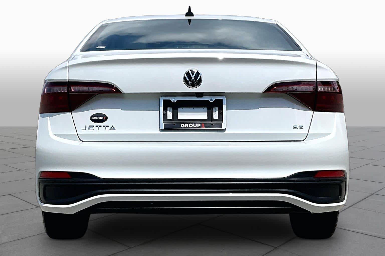 Used 2023 Volkswagen Jetta SE FWD image 5