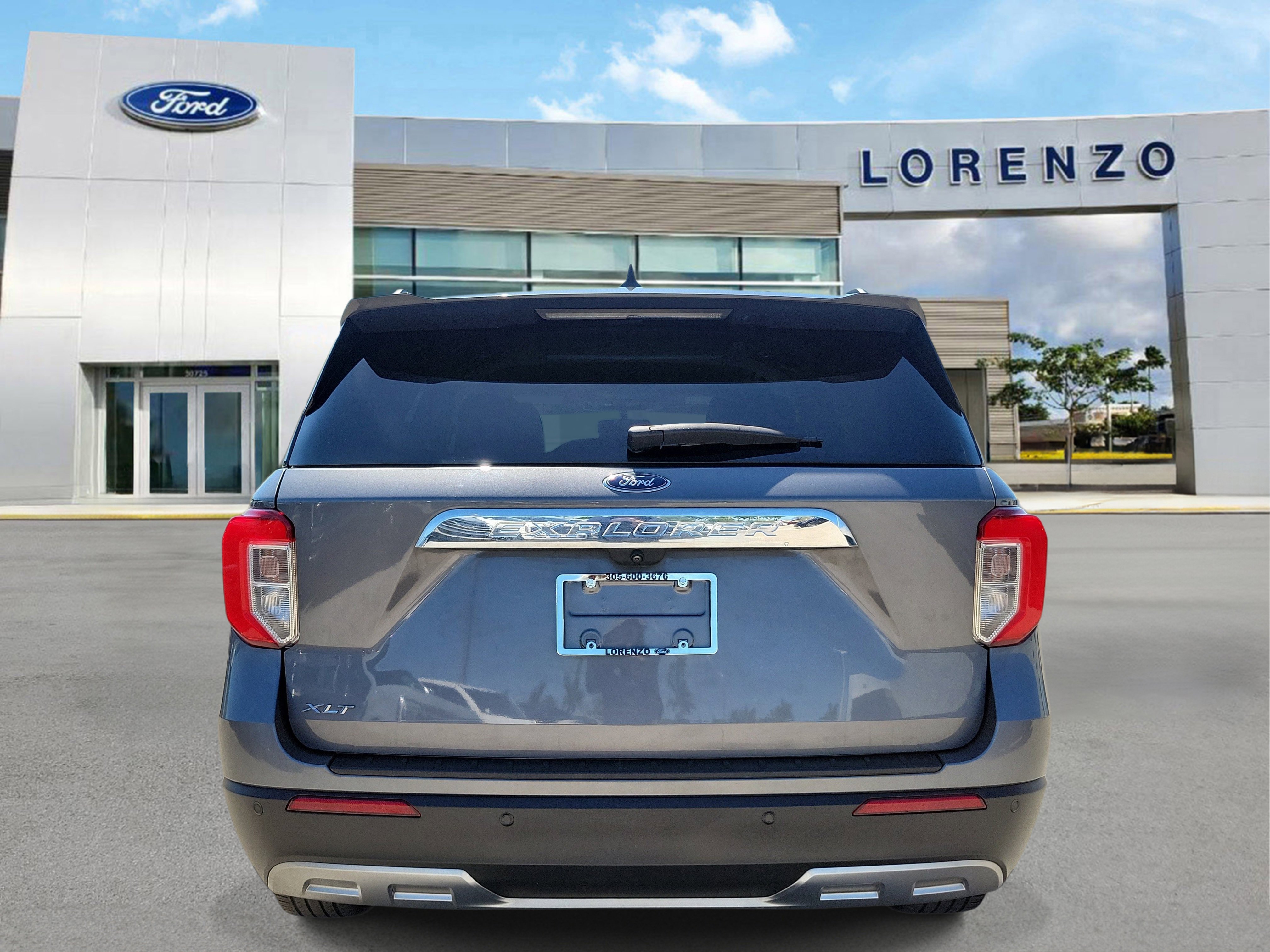Certified 2024 Ford Explorer XLT w/ Equipment Group 202A RWD image 6